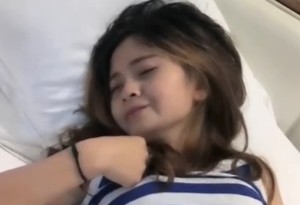 趁对象老弟不在家，赶忙进屋来一炮