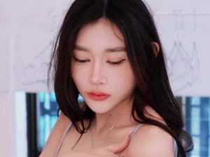香蕉秀xjx805性感大奶表妹被远房表哥直接内射了
