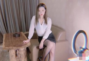 男老板肉棒奖励女秘书-阿蛇姐姐