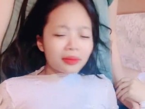 叫来两个漂亮妹子让大屌黑人直播操给网友看